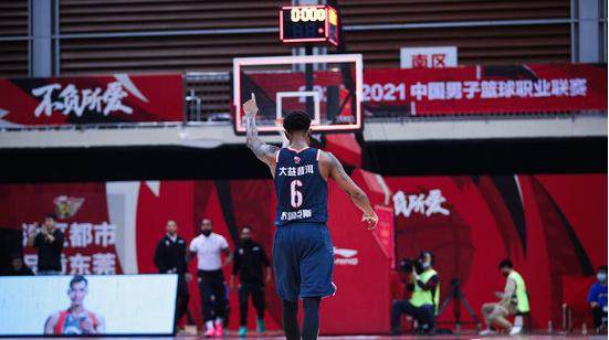 官方网地址-末节接管比赛将冷门扼杀 马尚归来广东即刻止颓