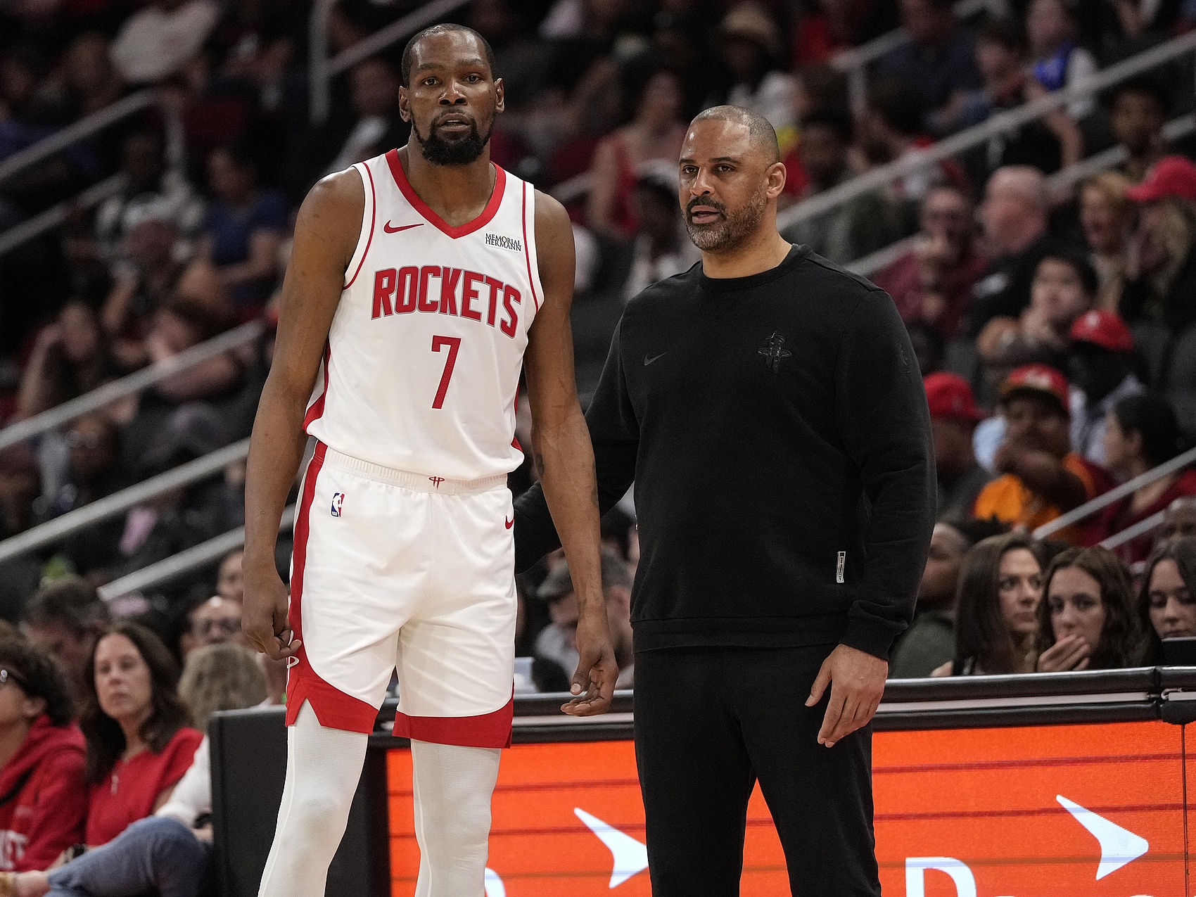 立博体育-KD：我们从比赛一开始就充满了能量 对手迫近比分后也保持了镇定