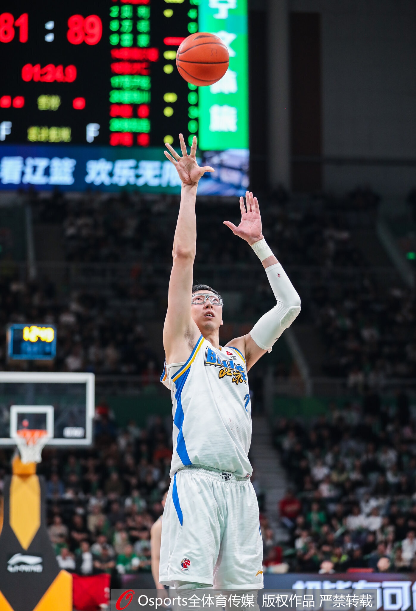 立博体育-14罚5中！媒体人：周琦罚球容易被针对 姚明大郅巴特尔罚球都不错